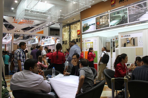 图4、出口部精英为外洋客商先容鸿运国际产品优势